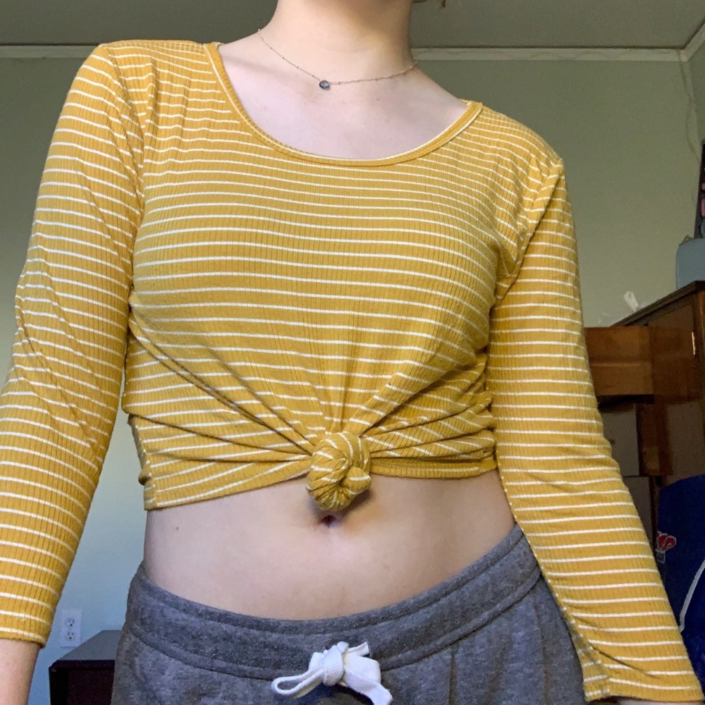 Striped dandelion quarter length sleeve tie up top